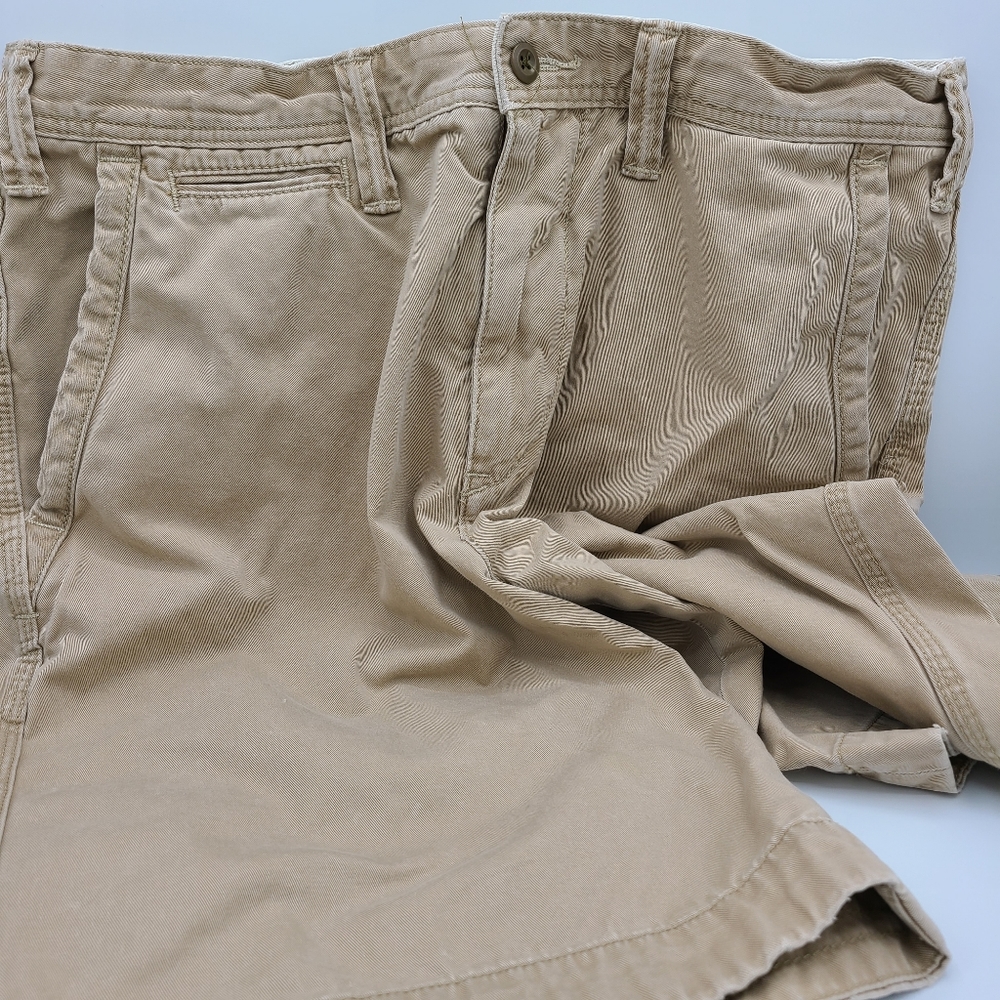 Polo Ralph Lauren Shorts / Men's 32 / Tan